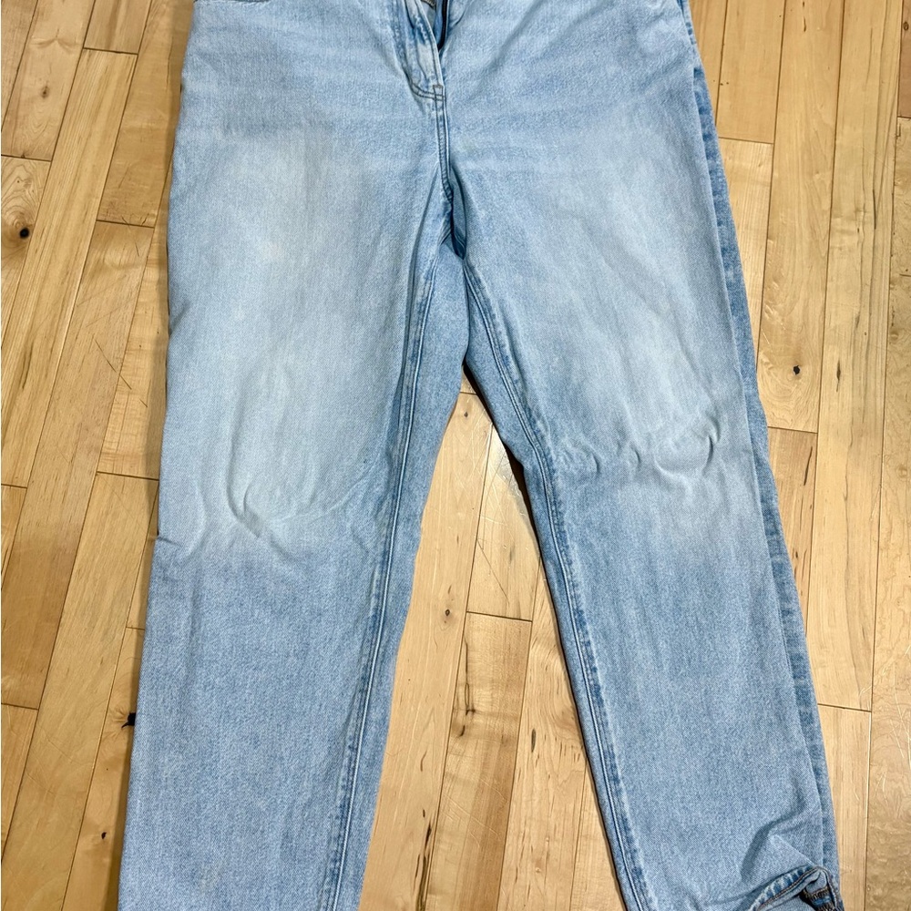 American Eagle Strigid Light Blue Denim Jeans